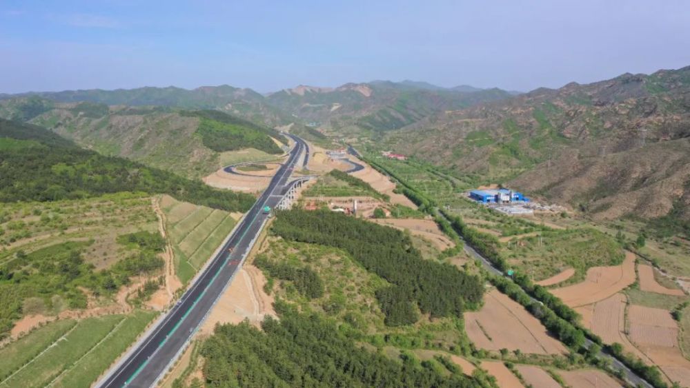 延中高速公路河北段選用上海勛飛高科技系列產(chǎn)品，確保道路安全(圖1)